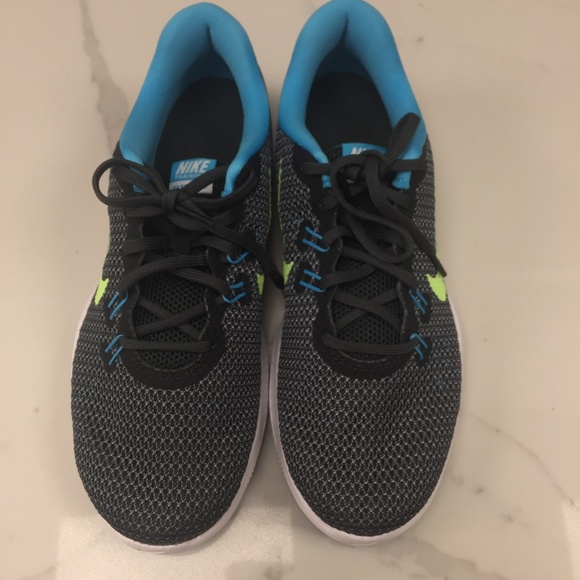 NIKE TRAINING FLEX TR 7 Sneakers Size 8 - Picture 2 of 8